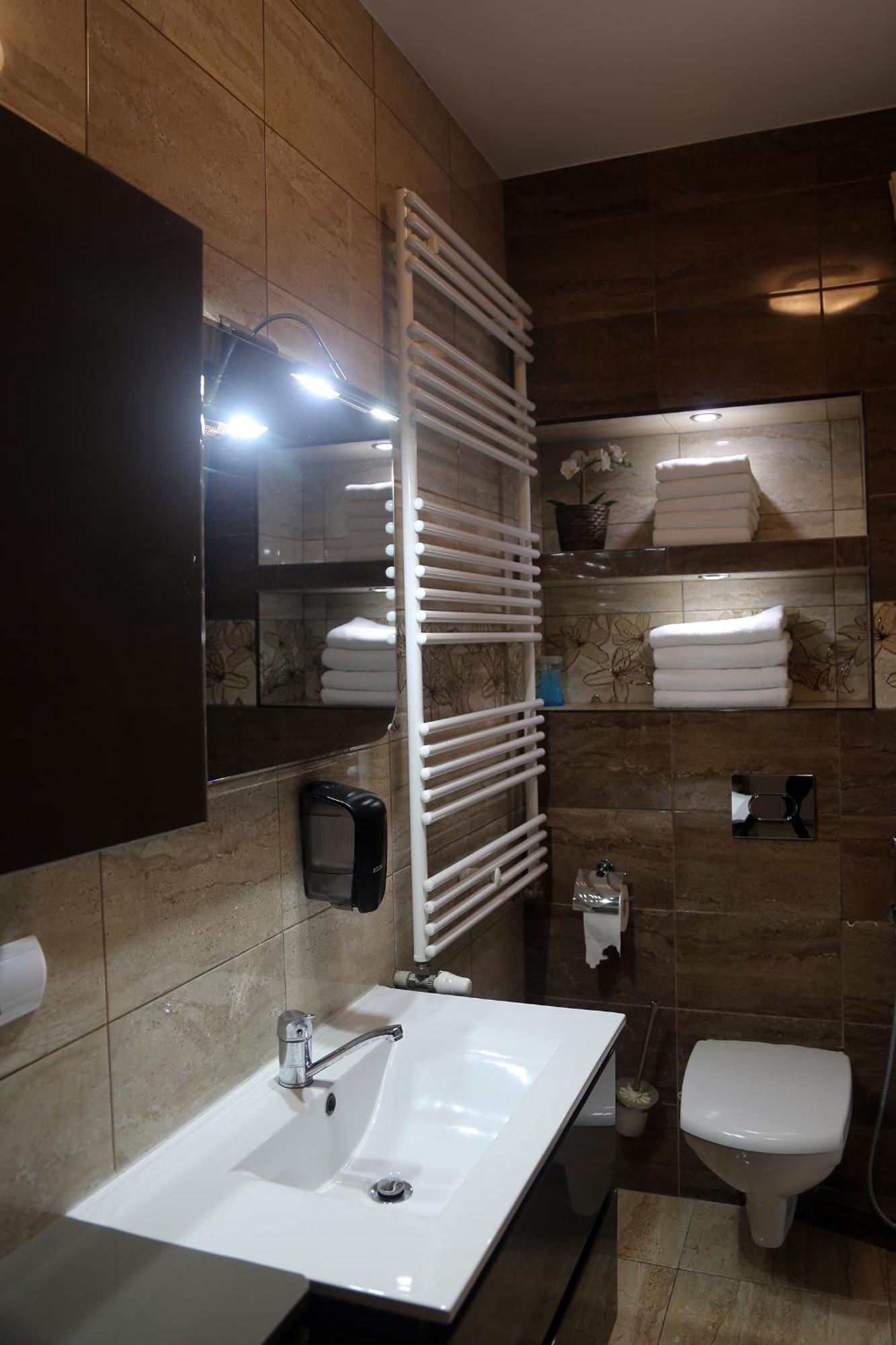 Apartamenty Uniejow "Prywatne Kapiele Termalne" Bagian luar foto